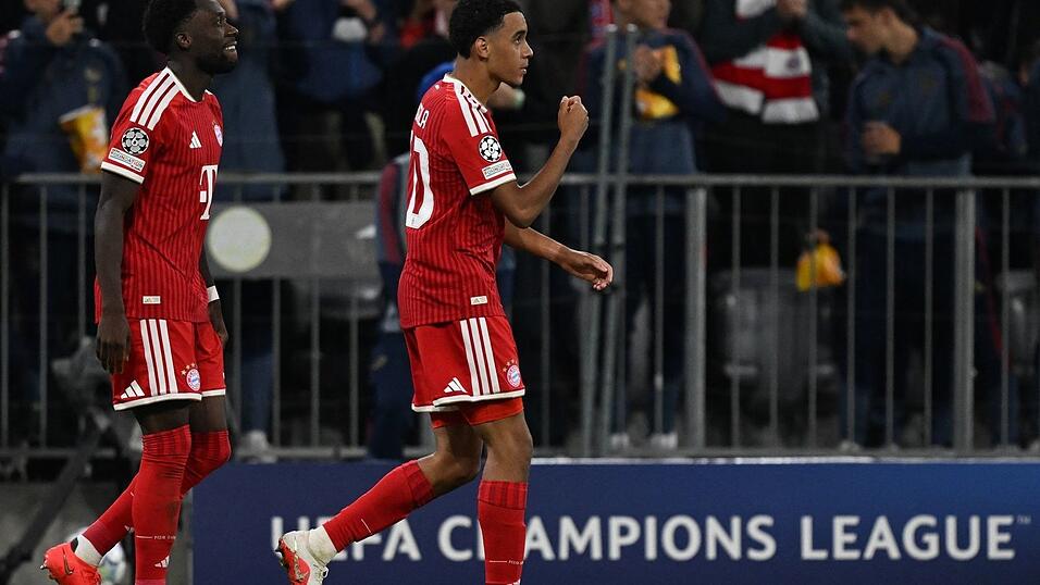 Jawoll! Jamal Musiala ballt nach seinem Tor die Faust.