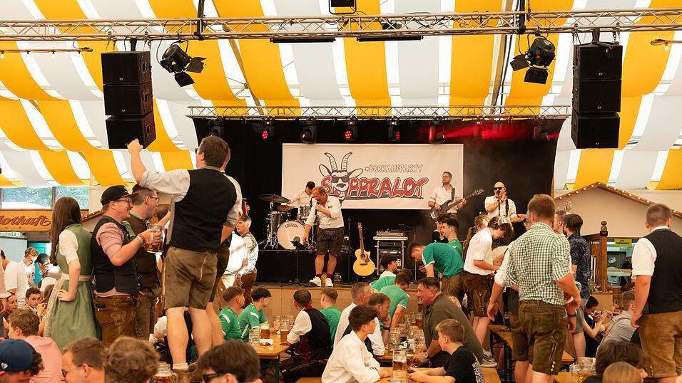 Die Partybilder vom Montag, 12. August 2024, aus dem Festzelt Nothaft. Die Partybilder vom Montag, 12. August 2024, aus dem Festzelt Nothaft.