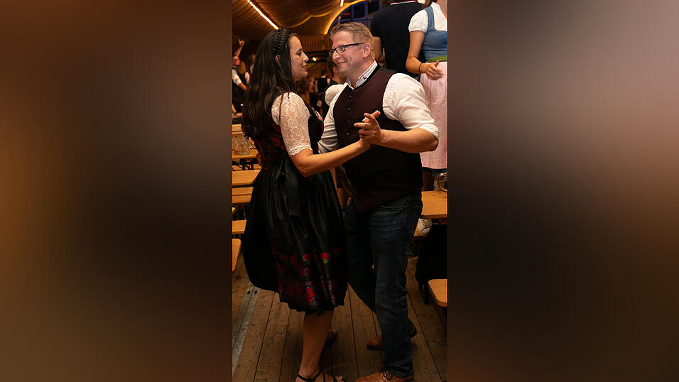 Die Partybilder vom Montag, 18. August, aus dem Festzelt Nothaft. Die Partybilder vom Montag, 18. August, aus dem Festzelt Nothaft.