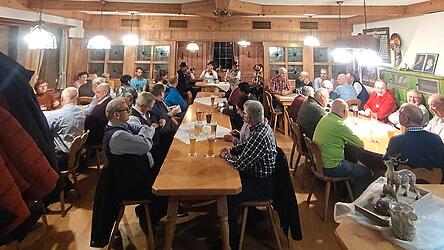 Zünftig gefeiert wurde im Wirtshaus.