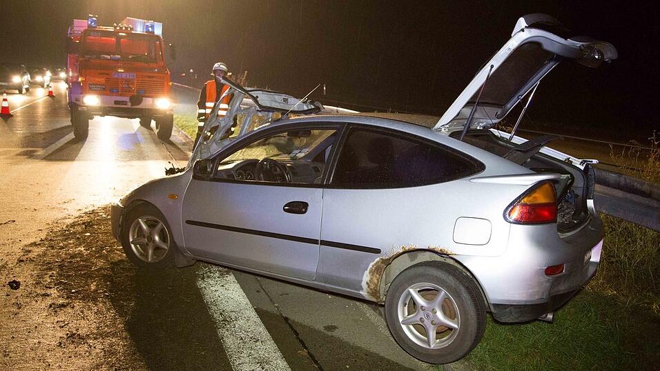 Bei dem Unfall wurden beide Fahrer leicht verletzt. (Foto: FD) Bei dem Unfall wurden beide Fahrer leicht verletzt. (Foto: FD)