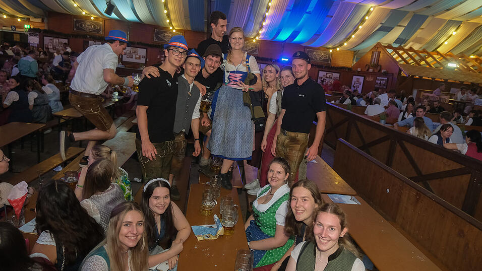 Die Partybilder vom Dienstag, 15. August 2023, aus dem Festzelt Wenisch. Die Partybilder vom Dienstag, 15. August 2023, aus dem Festzelt Wenisch.