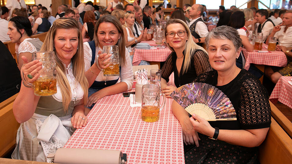 Die Partybilder vom Freitag, 8. August, aus dem Festzelt Krönner. Die Partybilder vom Freitag, 8. August, aus dem Festzelt Krönner.