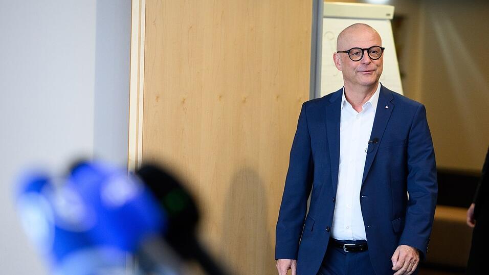 Hatte in der j&uuml;ngsten Tarifrunde noch kein Angebot im Gep&auml;ck: Bahn-Personalvorstand Martin Seiler (Archivbild)