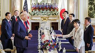 USA und Japan stärken ihr Bündnis. USA und Japan stärken ihr Bündnis.