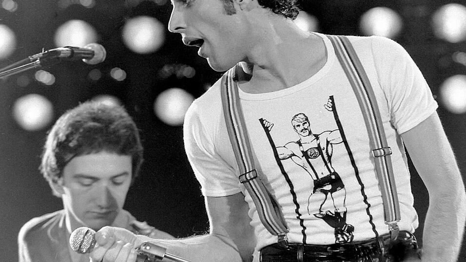 Das T-Shirt des 'Münchner Löwen Club' trug Freddie auch bei Konzerten. Das T-Shirt des 'Münchner Löwen Club' trug Freddie auch bei Konzerten.
