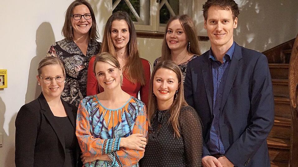 Verena Ullmann (vierte von links) mit Mitgliedern der Autorengruppe Prosathek.