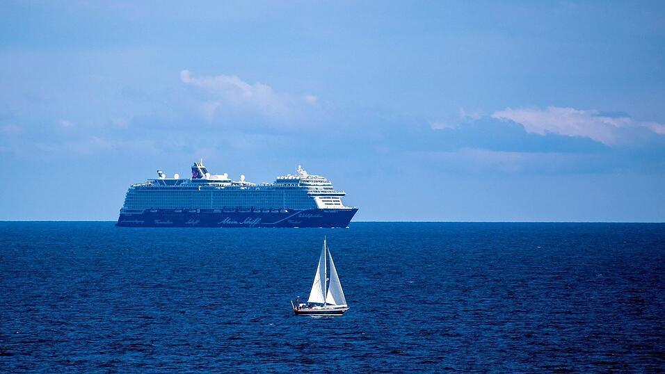 Laut Tui Cruises befanden sich an Bord des havarierten Bootes mehr als 50 Passagiere des Kreuzfahrtschiffes «Mein Schiff 1» (Symbolbild). Laut Tui Cruises befanden sich an Bord des havarierten Bootes mehr als 50 Passagiere des Kreuzfahrtschiffes «Mein Schiff 1» (Symbolbild).