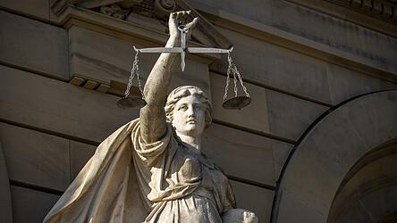 K&uuml;ndigung, Diebstahlanzeige, Sozialversicherungsbetrug: Ein Streit um ein &bdquo;Dienstrad&ldquo; eskaliert.