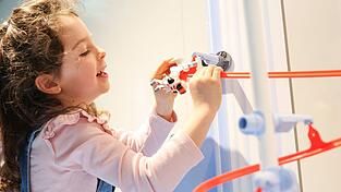 Trotz gedämpfter Kauflaune blickt die Spielwarenbranche optimistisch aufs Weihnachtsgeschäft. Trotz gedämpfter Kauflaune blickt die Spielwarenbranche optimistisch aufs Weihnachtsgeschäft.