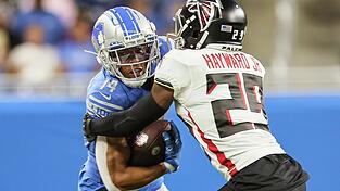 Dass Amon-Ra St. Brown (l.) den Sprung in den 53-Mann-Kader der Detroit Lions geschafft hat, überrascht nicht wirklich. Der Deutsch-Amerikaner spielte eine starke Rookie-Saison beim NFL-Franchise aus der 'Motor City'. Dass Amon-Ra St. Brown (l.) den Sprung in den 53-Mann-Kader der Detroit Lions geschafft hat, überrascht nicht wirklich. Der Deutsch-Amerikaner spielte eine starke Rookie-Saison beim NFL-Franchise aus der 'Motor City'.