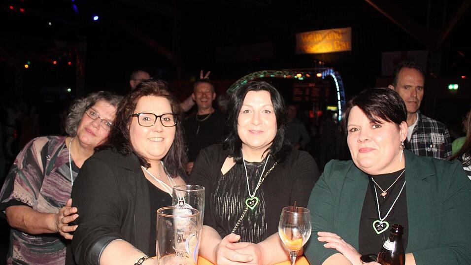 Auf der Eskara &Uuml;30-Party in Essenbach war wieder viel los.