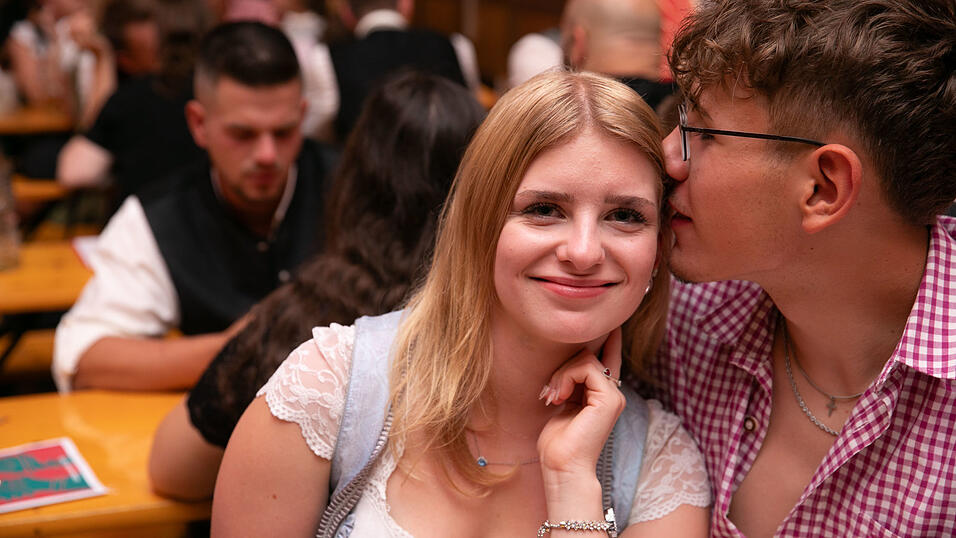 Die Partybilder vom Samstag, 16. August, aus dem Festzelt Krönner. Die Partybilder vom Samstag, 16. August, aus dem Festzelt Krönner.