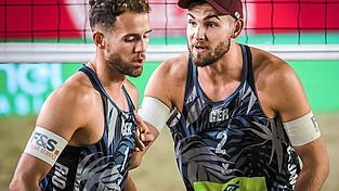 Ein bisserl frustriert: Jonas (links) und Benedikt Sagstetter starteten stark ins Turnier, im Achtelfinale platzten jedoch ihre WM-Träume - vorerst. In der Nachrückerliste sind sie an Position zwei notiert.