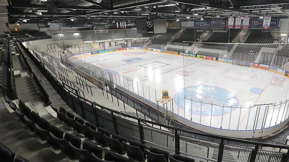 In elf Tagen soll es in der Fanatec-Arena brodeln, wenn der EV Landshut zum ersten Heimspiel der DEL2-Saison auf die Lausitzer Füchse trifft. In elf Tagen soll es in der Fanatec-Arena brodeln, wenn der EV Landshut zum ersten Heimspiel der DEL2-Saison auf die Lausitzer Füchse trifft.