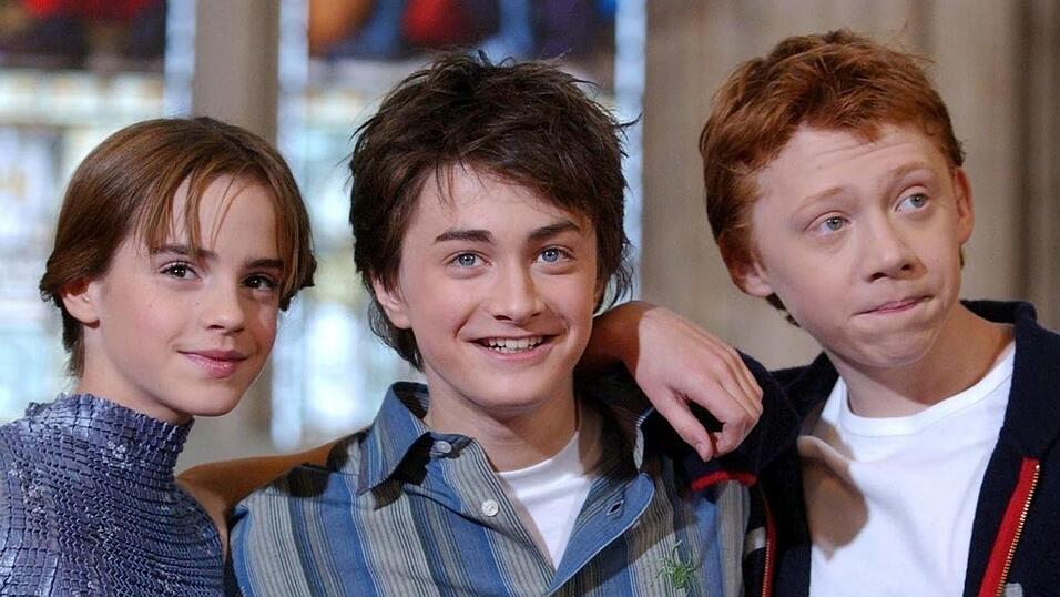 Die Harry-Potter-Filme machten Emma Watson (l-r), Daniel Radcliffe und Rupert Grint zu Stars - so sahen die sie im Jahr 2002 aus. (Archivbild) Die Harry-Potter-Filme machten Emma Watson (l-r), Daniel Radcliffe und Rupert Grint zu Stars - so sahen die sie im Jahr 2002 aus. (Archivbild)