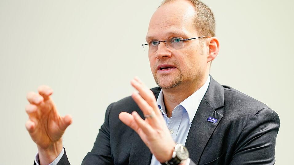 Die zeitweilige Schließung der Straße von Hormus habe BASF laut Elvermann bislang nur indirekt getroffen. (Archivbild) Die zeitweilige Schließung der Straße von Hormus habe BASF laut Elvermann bislang nur indirekt getroffen. (Archivbild)