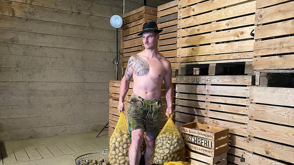In Otzing fand am Donnerstag das Fotoshooting f&uuml;r den bayerischen Jungbauernkalender 2023 statt.