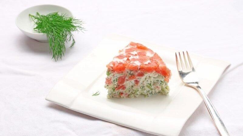 Gegessen wird die Lachs-Terrine kalt.