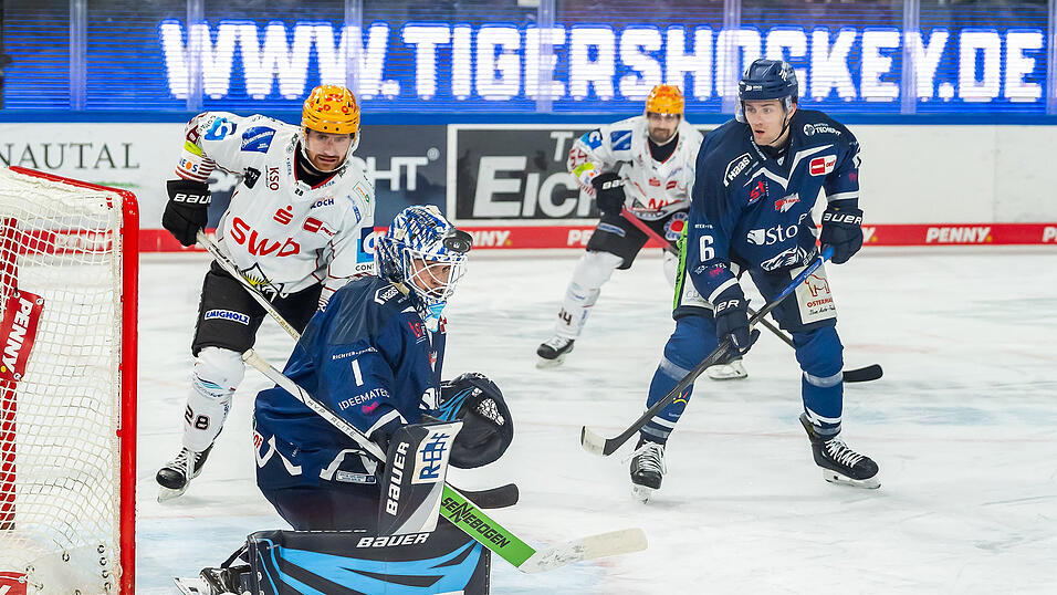 Alex Green (rechts) wird auch in der neuen Saison das Trikot der Straubinger tragen. Alex Green (rechts) wird auch in der neuen Saison das Trikot der Straubinger tragen.