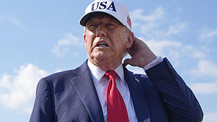 US-Präsident Donald Trump räumt der EU mehr Zeit für eine Einigung mit den USA im Zollstreit ein.