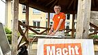 Früher Landesvorsitzender, heute immer noch selbst am Infostand: ÖDP-Urgestein Bernhard Suttner. Früher Landesvorsitzender, heute immer noch selbst am Infostand: ÖDP-Urgestein Bernhard Suttner.