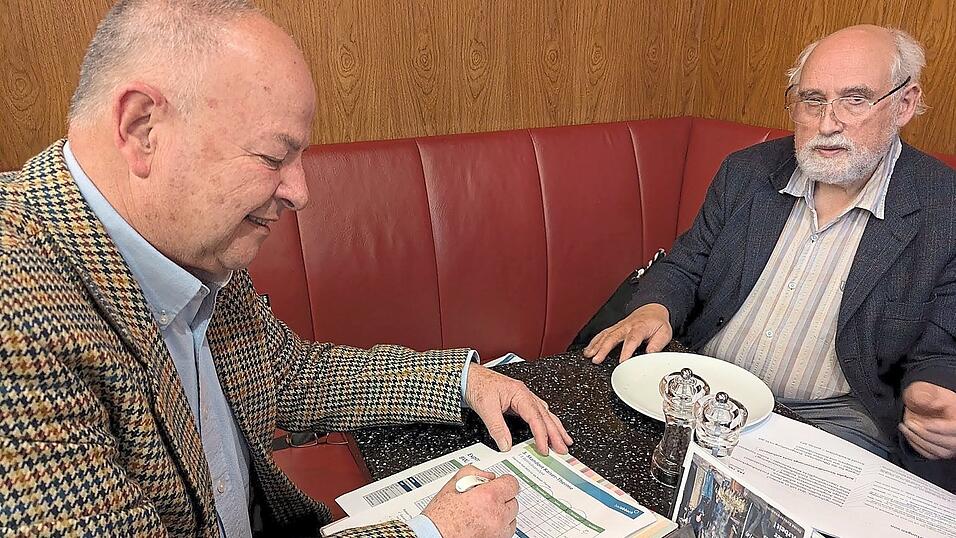 Unternehmensberater und Pro-Therme-Mitglied Ralph Schäfer (links) findet den Auftritt, mit dem potenzielle Käufer für das Kurbad überzeugt werden sollen, 'komplett dilettantisch'. Unternehmensberater und Pro-Therme-Mitglied Ralph Schäfer (links) findet den Auftritt, mit dem potenzielle Käufer für das Kurbad überzeugt werden sollen, 'komplett dilettantisch'.
