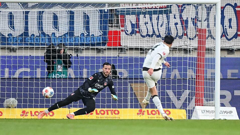 Kevin Diks traf per Elfmeter sicher ins linke Eck.