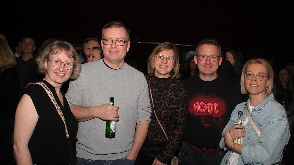 Die Band Headless begeisterte am Samstagabend die Besucher in der Alten Kaserne. Die Band Headless begeisterte am Samstagabend die Besucher in der Alten Kaserne.