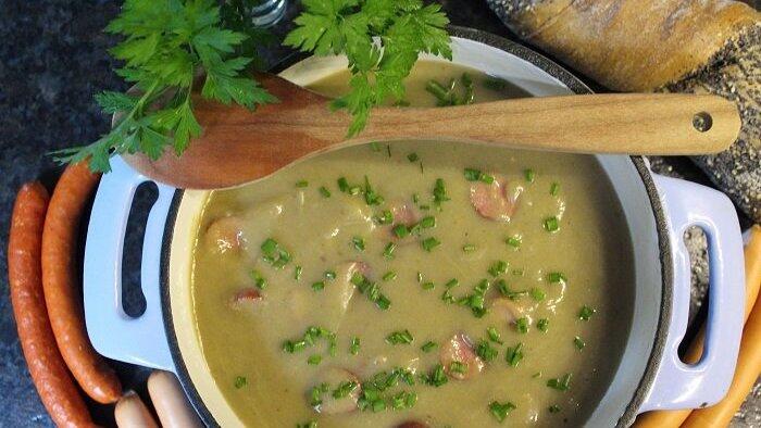 Ein Klassiker zur Herbstzeit: Kartoffelsuppe.