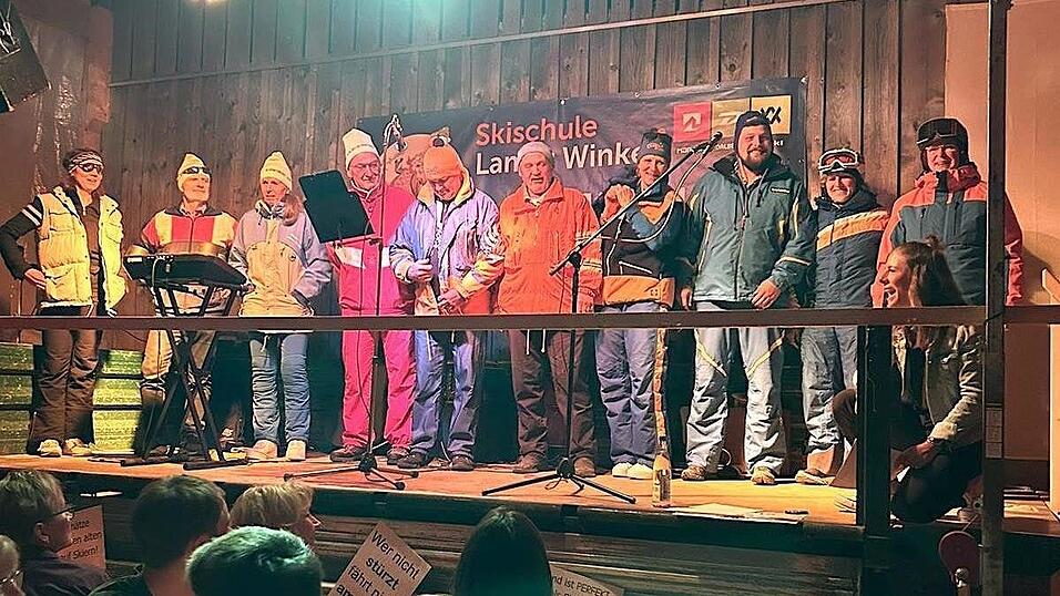 40 Jahre Skischulmode präsentierte Steffi Koller mit ihren Skilehrer-Models.