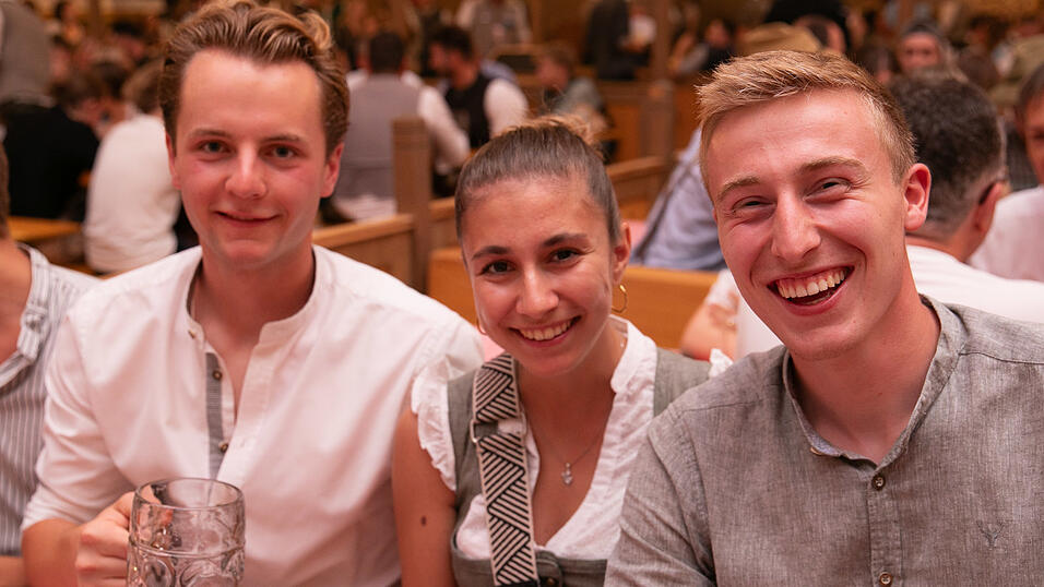 Die Partybilder vom Donnerstag, 14. August, aus dem Festzelt Krönner. Die Partybilder vom Donnerstag, 14. August, aus dem Festzelt Krönner.