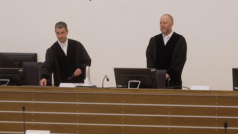 Das Gericht hat im Zivilverfahren ein Urteil gesprochen.
