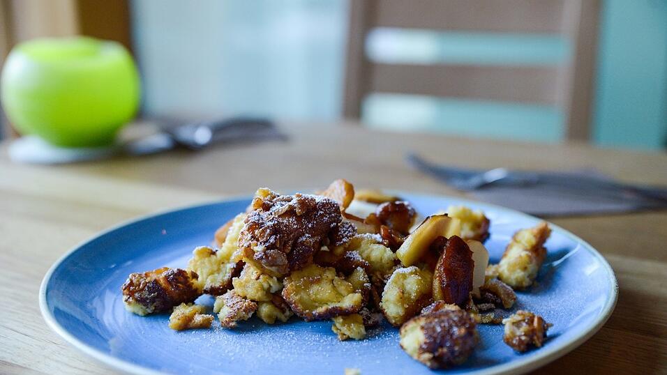 An den Festtagen eignet sich als Nachspeise Kaiserschmarrn sehr gut.