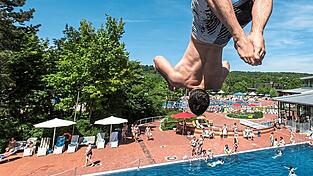 Ab ins kühle Nass bei den sommerlichen Temperaturen. Das Westbad bietet vergünstigte Familien- und Kindertickets an. Ab ins kühle Nass bei den sommerlichen Temperaturen. Das Westbad bietet vergünstigte Familien- und Kindertickets an.