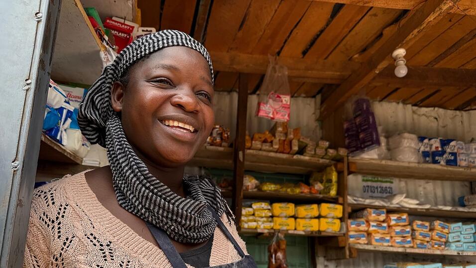 Mary Abongo hat nach einem Businesstraining und einem Darlehen einen Laden in Kibera eröffnet. (Archivbild) Mary Abongo hat nach einem Businesstraining und einem Darlehen einen Laden in Kibera eröffnet. (Archivbild)