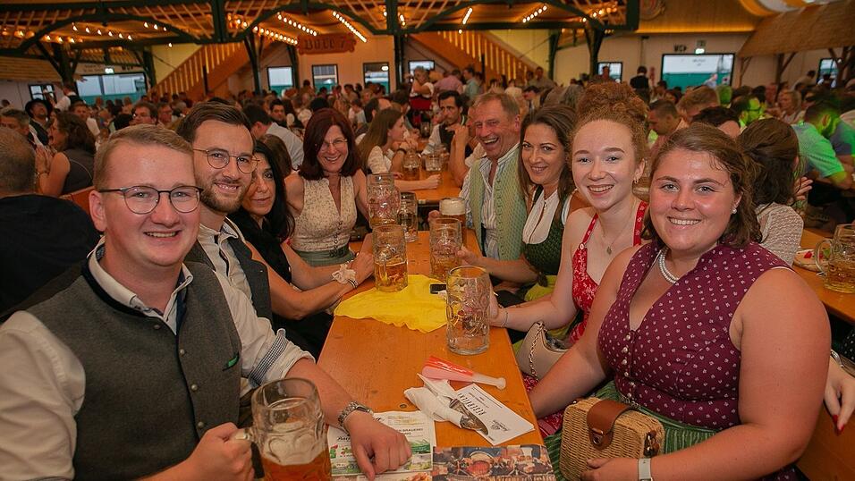 Die Partybilder von Donnerstag, 18. August 2022, aus dem Festzelt Nothaft.