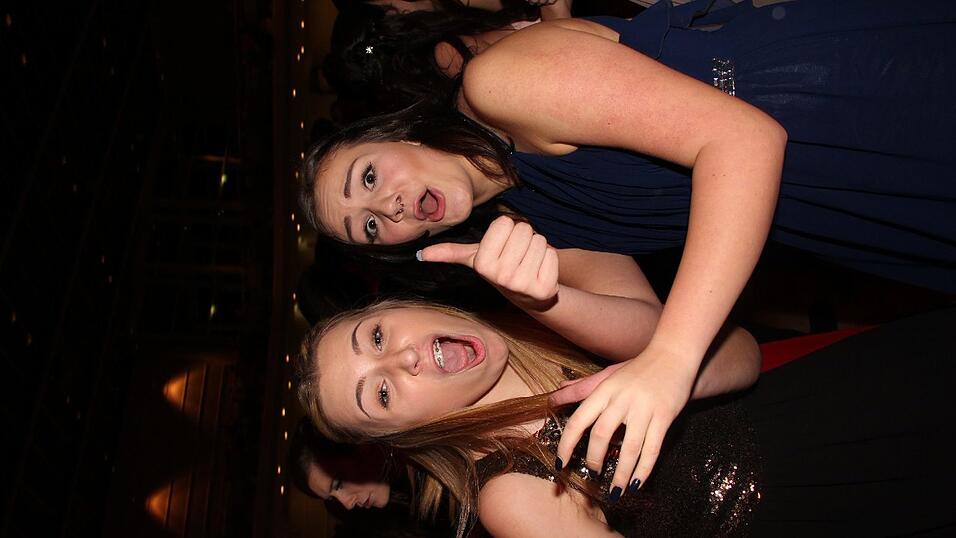 Die Bilder vom Abschlussball der Tanzschule Seidel in der Fraunhofer-Halle am 28. November. Die Bilder vom Abschlussball der Tanzschule Seidel in der Fraunhofer-Halle am 28. November.