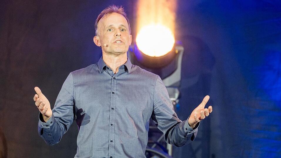 Michael Mauerer sorgte beim Rednerwettbewerb 'Internationaler Speaker Slam' in Wiesbaden für Aufsehen. Michael Mauerer sorgte beim Rednerwettbewerb 'Internationaler Speaker Slam' in Wiesbaden für Aufsehen.