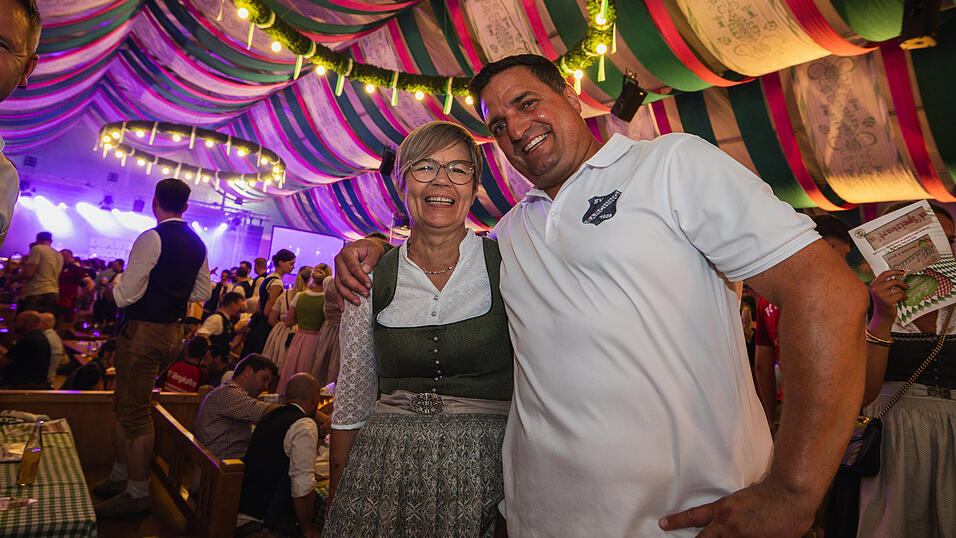 Die Partybilder vom Donnerstag, 15. August 2024, aus dem Festzelt Weckmann. Die Partybilder vom Donnerstag, 15. August 2024, aus dem Festzelt Weckmann.