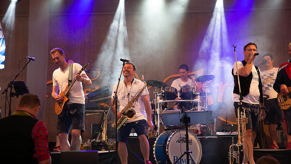 Die Partybilder vom Freitag, 12. August 2022, aus dem Festzelt Krönner.