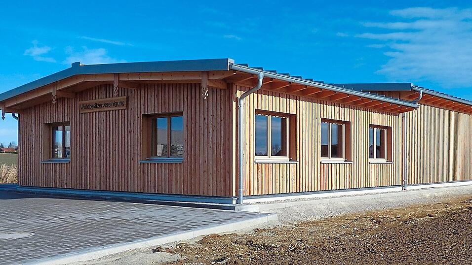 Der Neubau der Waldbesitzervereinigung in der Industriesiedlung 37, der komplett in Holzbauweise erstellt wurde.