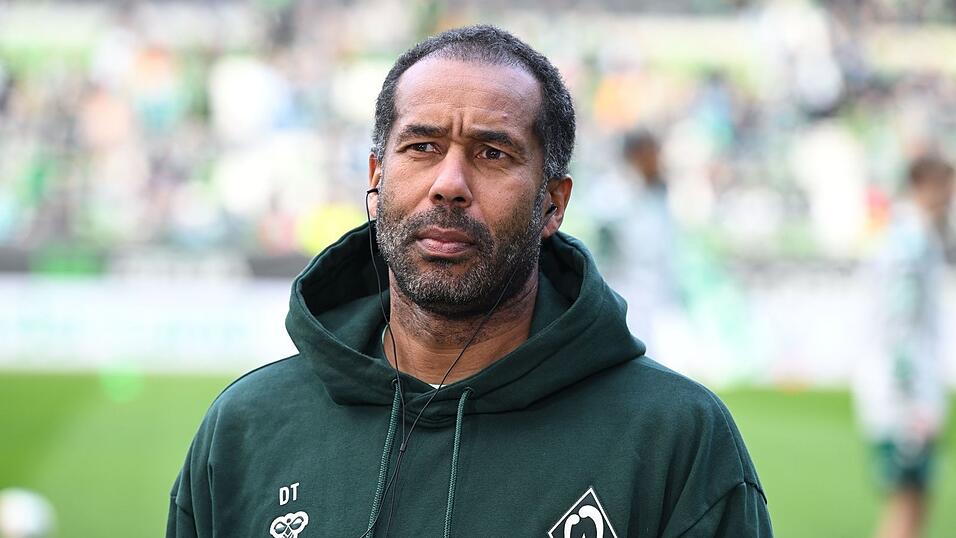 Darf endlich aufatmen: Werder-Trainer Daniel Thioune Darf endlich aufatmen: Werder-Trainer Daniel Thioune