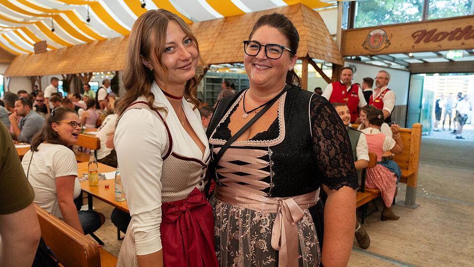 Die Partybilder vom Freitag, 18. August 2023, aus dem Festzelt Nothaft. Die Partybilder vom Freitag, 18. August 2023, aus dem Festzelt Nothaft.