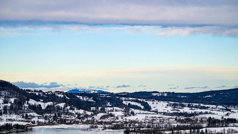 Am Sonntag herrscht in Bayern sonniges Wetter.