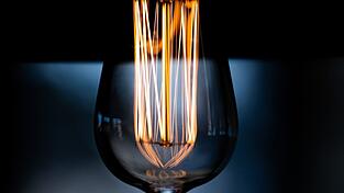 Strom selbst kann man nicht sehen, aber seine Wirkung schon.