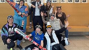 Auch mit kurzer Krawatte war B&uuml;rgermeister Matthias Kohlmayer am Unsinnigen Donnerstag im Landauer Rathaus bestens aufgehoben.