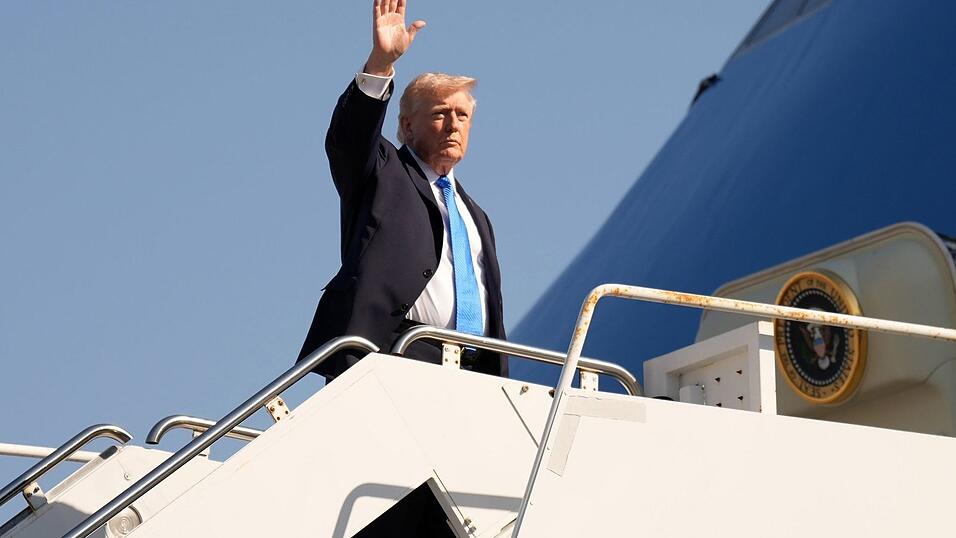 Trump nutzt den Flughafen regelmäßig für Flüge zu seinem Anwesen Mar-a-Lago. (Archivbild) Trump nutzt den Flughafen regelmäßig für Flüge zu seinem Anwesen Mar-a-Lago. (Archivbild)