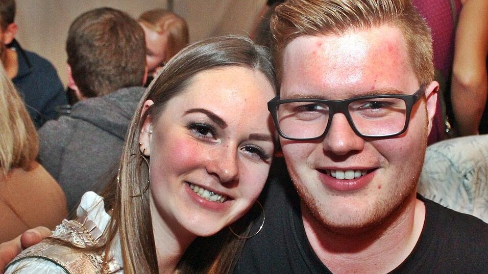 Die besten Bilder vom Wein- und Wei&szlig;bierfest des Burschenvereins Arth und der M&auml;dchengruppe.