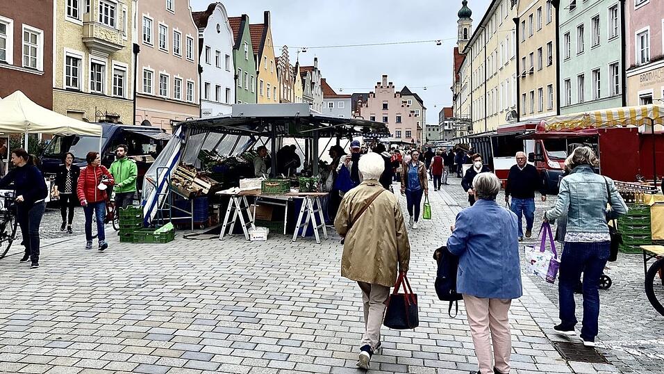 Mit der Satzungs&auml;nderung steht dem probeweisen Betrieb des Wochenmarkts an Dienstagen nichts mehr im Wege.